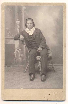 Item #46938 Native American Male Portrait [Oregon]. Cabinet Card, Theodore D. Danner, Theo