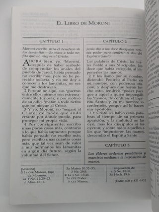 El Libro de Mormón: Otro Testamento de Jesucristo (2 books- corrected copy plus the one with mis-print on p. 626)